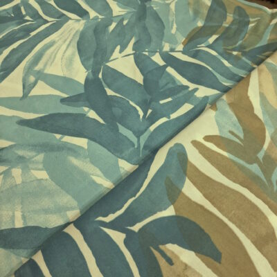 בד כותנה רחב הדפס עלים גדולים בגווני כחול ובז'