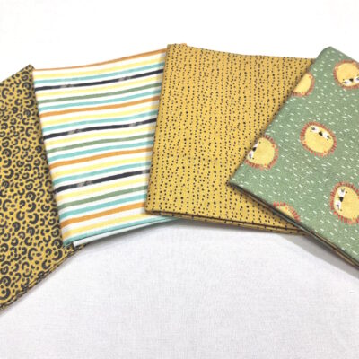 מקבץ של 4 בדי כותנה בגודל 45 על 55 ס"מ הדפס אריות פסים ונקודות גווני ירוק מרווה וחרדל