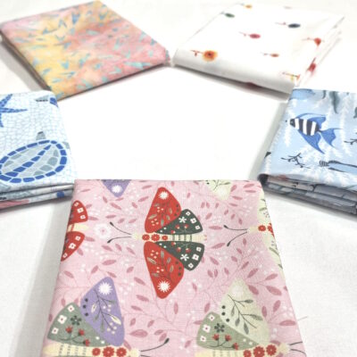 מקבץ של חמישה בדים בגודל של 45 על 55 ס"מ הדפסי חיות לילדים בגווני פסטל