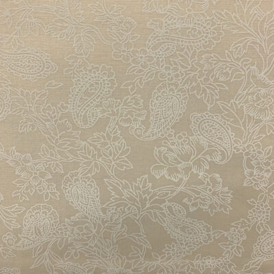 בד 100% כותנה רוחב 1.10 מטר בצבע שנהב הדפס פייזלי ופרחים בלבן