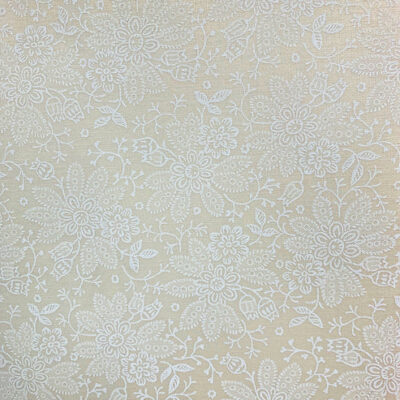 בד 100% כותנה רוחב 1.10 מטר בצבע שמנת הדפס פרחים בלבן