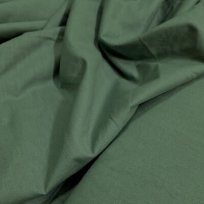 אריג כותנה רחב בצבע ירוק מרווה חלק