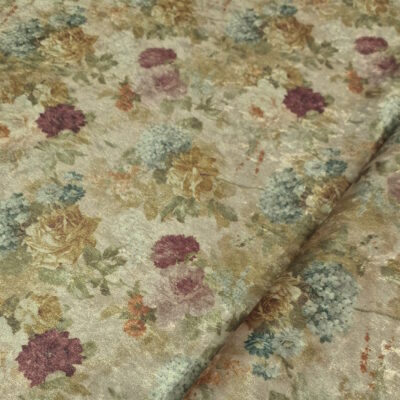 בד קטיפה רקע שמנת הדפס פרחים צבעוניים, מתאים למפות שולחן רוחב 1.50 מטר